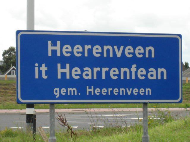 Heerenveen bord in het Fries